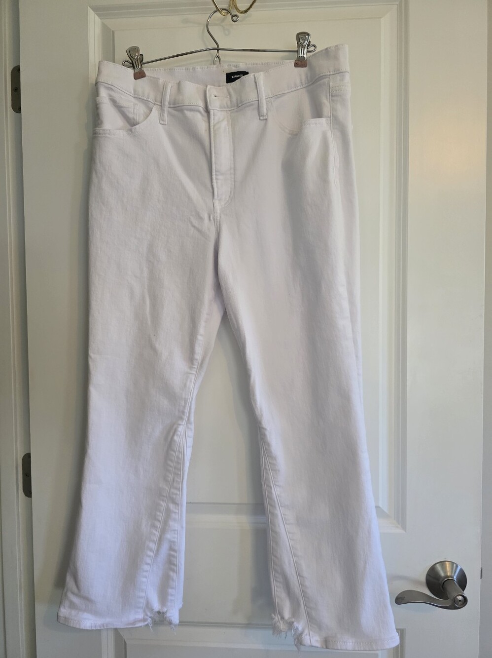 Express White Cropped Jeans with Raw Hem Size 14